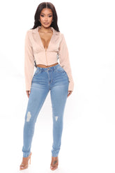 Meet Me Slimming High Rise Skinny Jeans - Light Blue Wash Ins Street